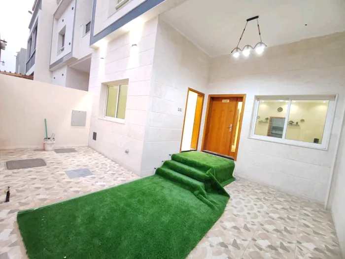 A villa for rent in Al Zahia area consists of 4 rooms and a hall : Image 1