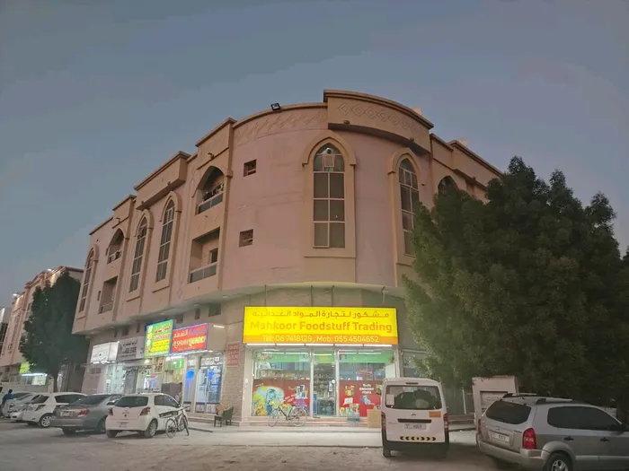 بنايه للبيع في الروضة 1 عجمان دخل 750 الف : Image 1