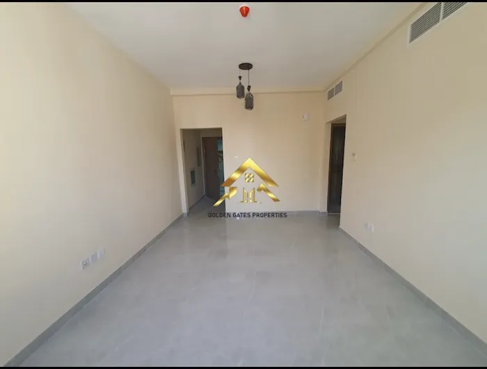 شقة للايجار السنوي في مويلح غرفة وصالة ومطبخ : Image 1