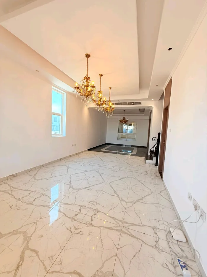 فيلا للايجار بالزاهيه تاون هاوس : Image 1