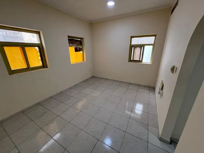 Excellent finishes, a large area, a hall and a hall in Al Jurf : Image 1