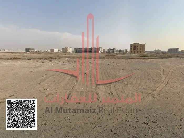 Excellent land, second piece of Hamriyah road : Image 1