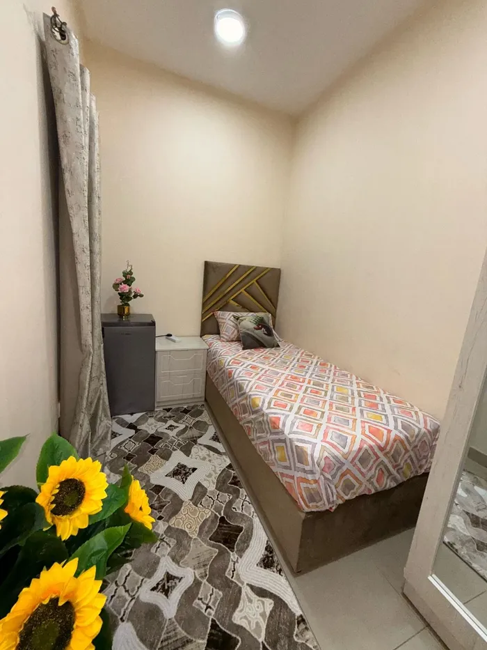 للايجار غرفه فاخره للفتيات بالتعاون الشارقه : Image 1