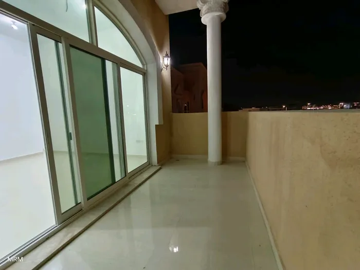 شقه غرفتين وصاله اول ساكن للإيجار بمدينة الرياض جنوب الشامخة اتنين بالكونه : Image 1