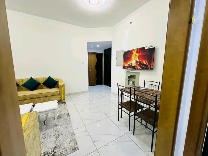 غرفة وصاله للايجار الشهري : Image 1