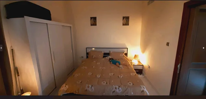 One bedroom apartment and a hall : Image 1