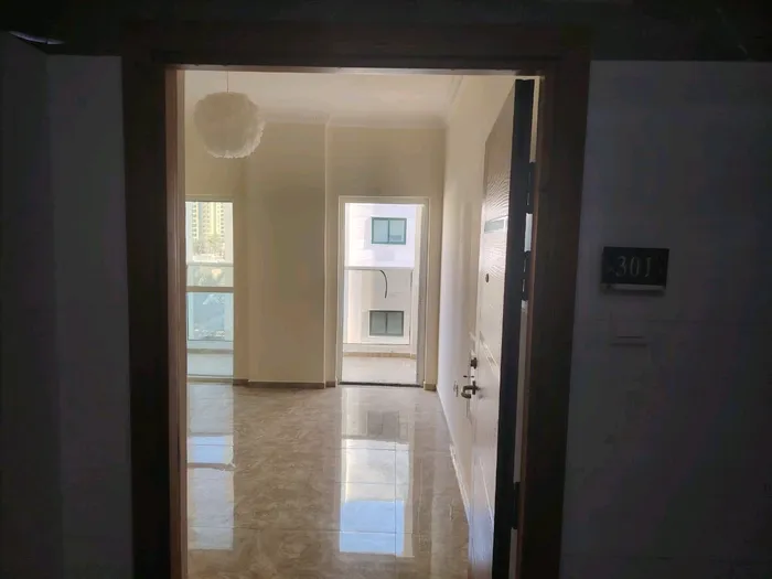 For rent a two-room apartment with a balcony in Ajman, Rashidiya 2, behind the Governor's Palace : Image 1