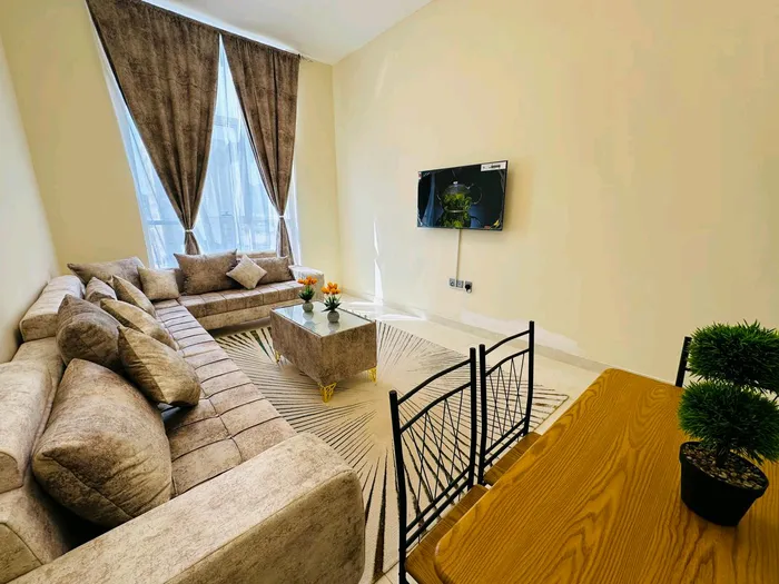 غرفتي وصاله للايجار الشهري في عجمان : Image 1