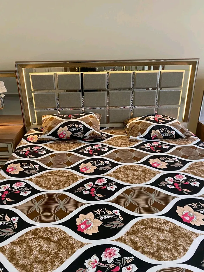 للإيجار شقة مفروش شهري غرفتين و صالة ببلكونة في عجمان منطقة النعيمية قريبة من كل الخدمات : Image 1