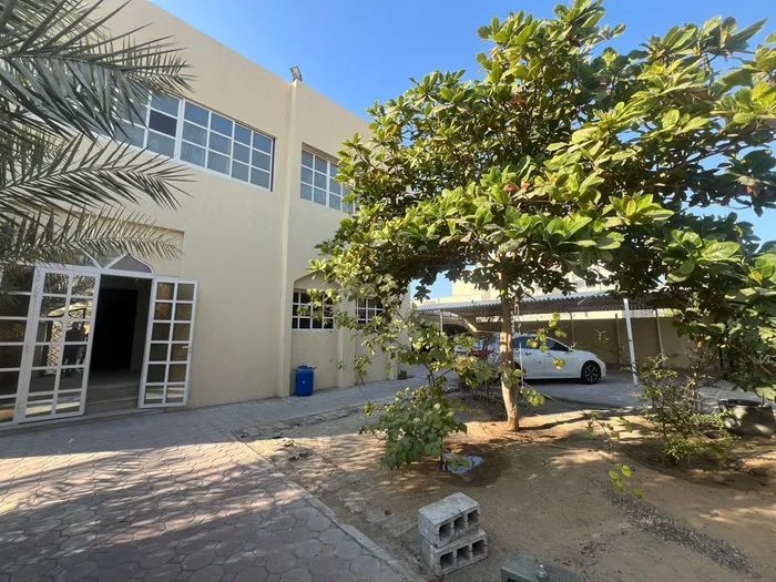 villa 1600000 : Image 1