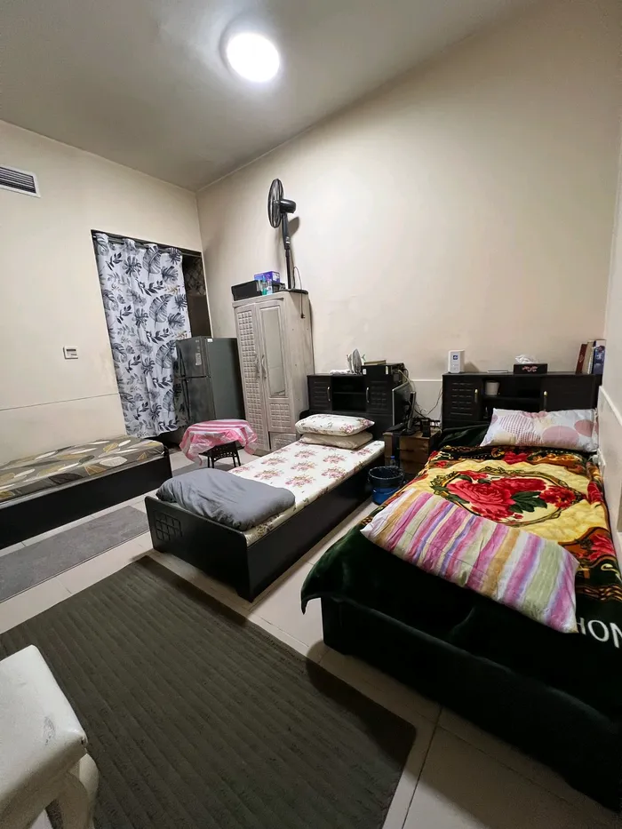 للإيجار إستوديو مفروش شهري في عجمان الراشدية 2 خلف قصر الحاكم : Image 1