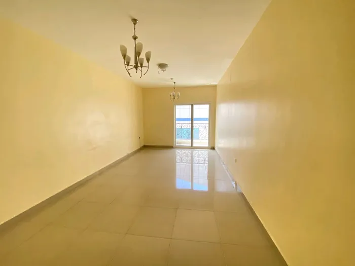 Two master rooms, a hall, a guest bathroom, and two free parking : Image 1