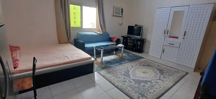 For monthly rent, furnished studio, all bills included : Image 1