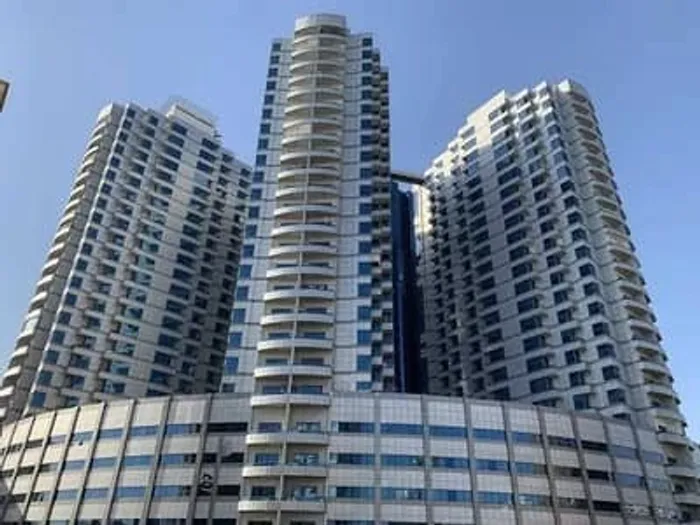 Apartment for sale with two rooms and a hall : Image 1