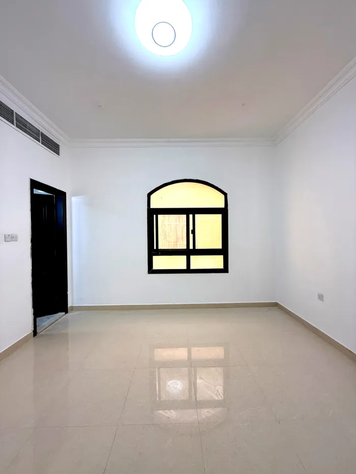 For Rent Apartment in Shakhbout City, Abu Dhabi : Image 1