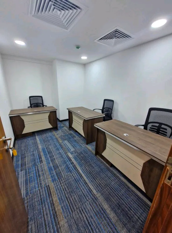 Office for rent in Dubai with a lease contract : Image 1