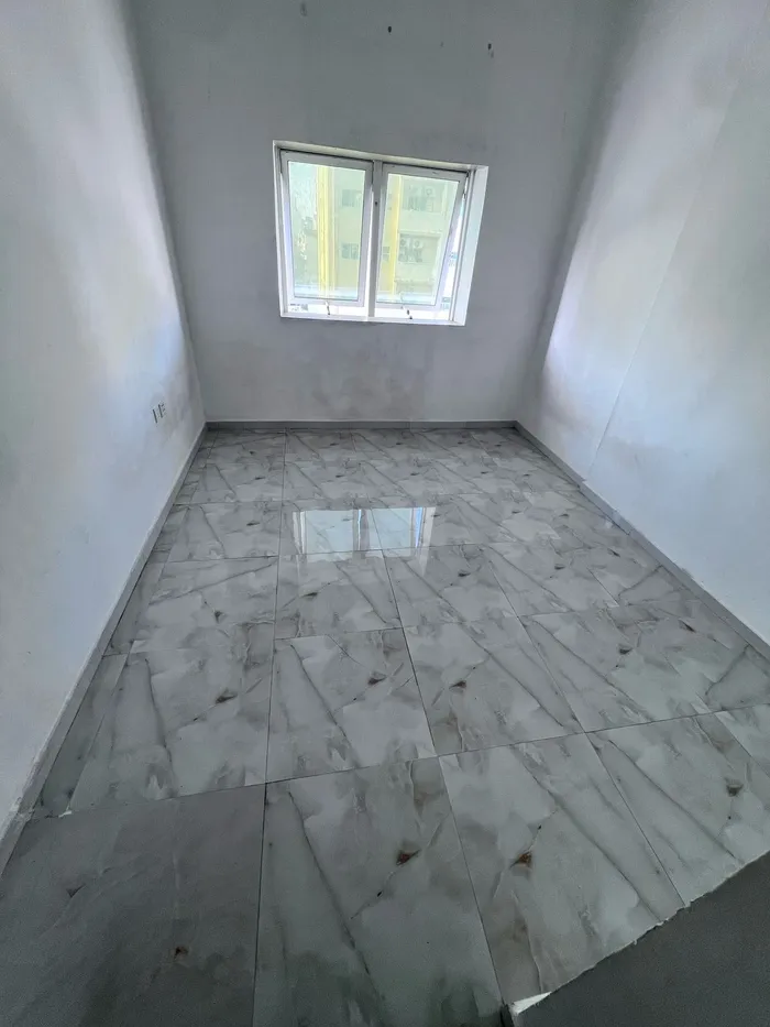 Studio for annual rent in Al Nuaimiya with separate kitchen : Image 1