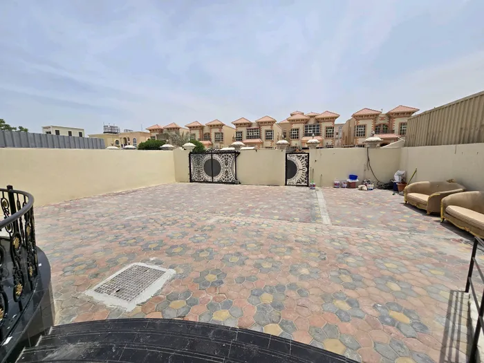 Villa for rent in Ajman : Image 1