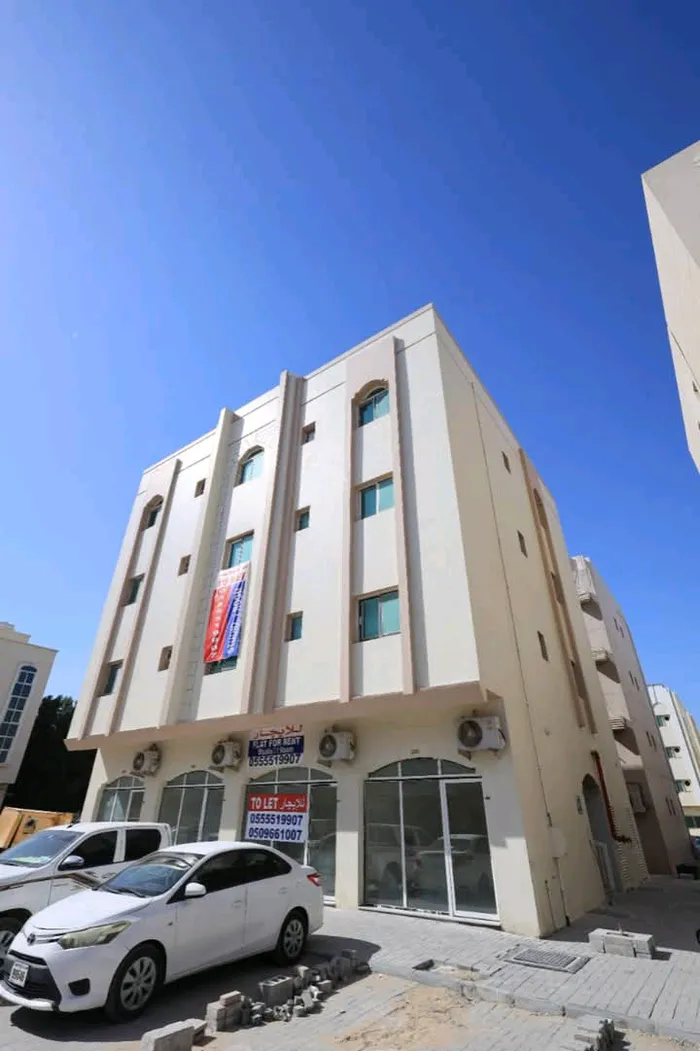 Shops for rent in Muwaileh on the main street : Image 1