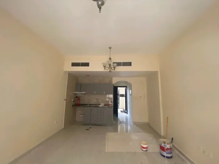 Studio for annual rent in Ajman in Al Jurf 2 : Image 1