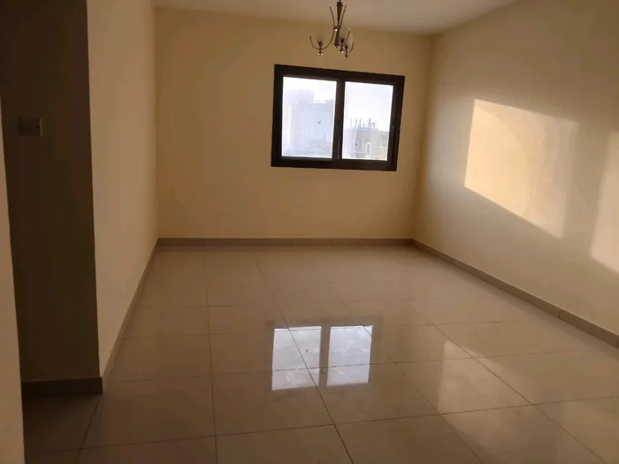 شقه للإيجار السنوي غرفتين وصاله ثاني ساكن : Image 1