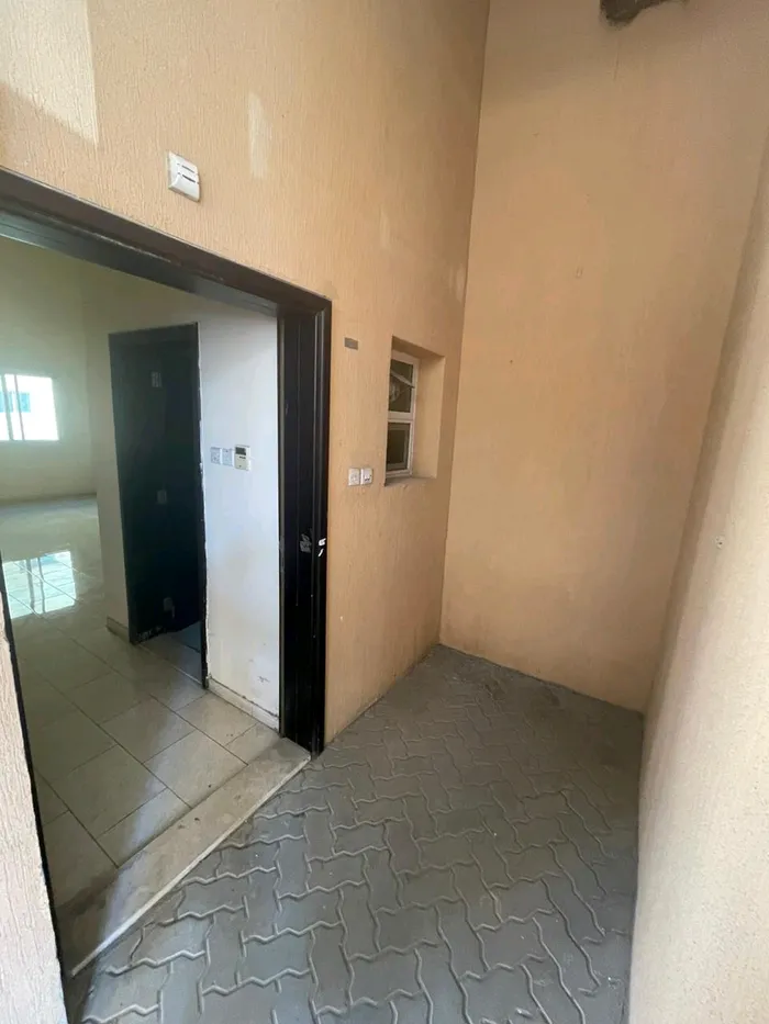 For Rent Apartment in Al Jerf 1, Ajman : Image 1