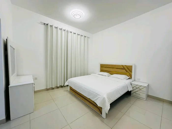 للإيجار شقة غرفتين و صالة ببلكونة 3 حمامات مفروشة شهري في عجمان النعيمية 1 بالقرب من مدرسة الباكستانية شامل الفواتير : Image 1