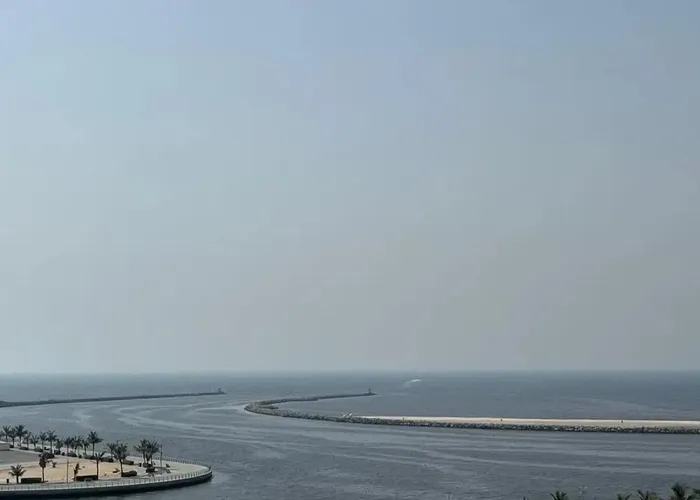 غرفه وصالة بإطلالة بحرية مباشرة : Image 1