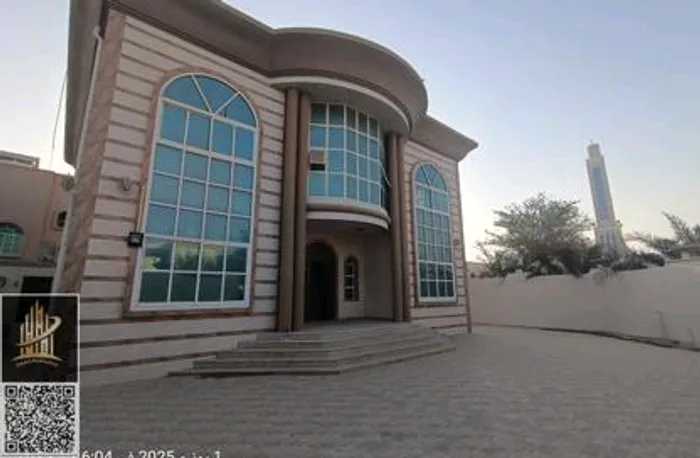 Villa for sale in Al Mowaihat : Image 1
