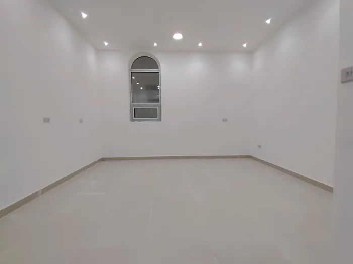 شقه غرفه وصاله اتنين حمام اول ساكن للإيجار بمدينة الرياض جنوب الشامخة : Image 1