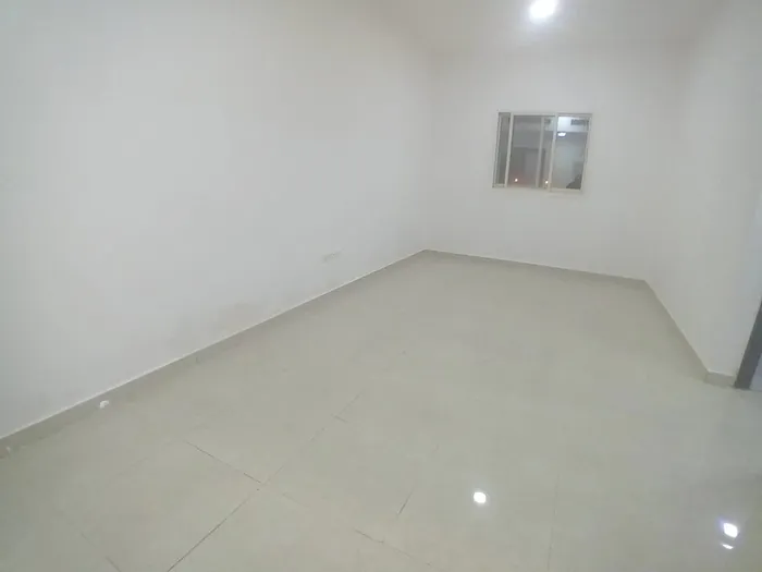 شقة ايجار سنوى الجرف 3 : Image 1