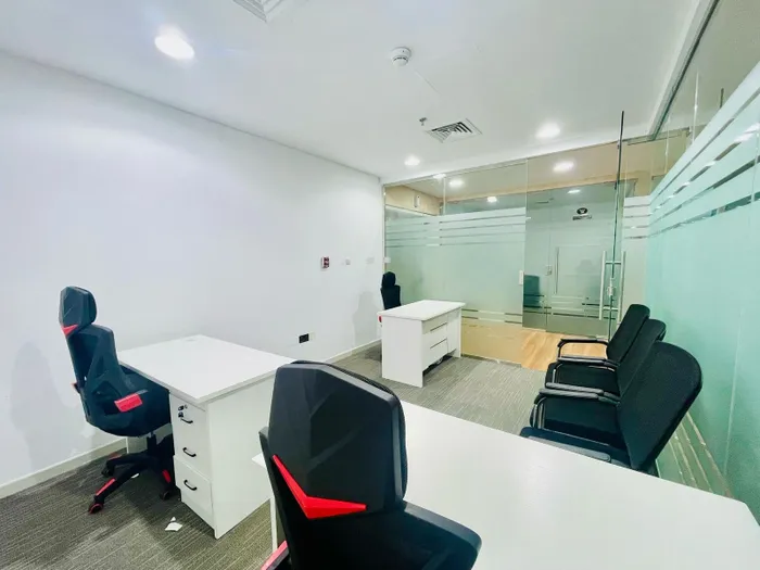 Great Deal with Amazing Features and Amenities : Image 1