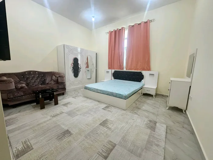 للتواصل 0568408554........مدينه خليفه...
استديو مفروش بجانب الخدمات الايجار شامل كهرباء ومياه وصيانه وباركن 
السعر 3800 شهرى ....الزامى شيكات... : Image 1