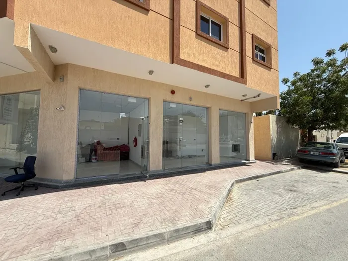 Shop for annual rent in Rashidiya3 : Image 1