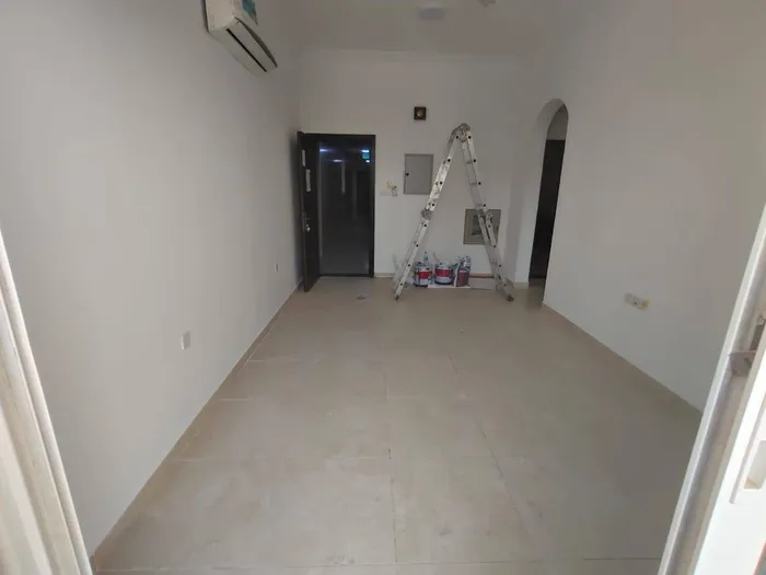 📢 For annual rent - room and hall for the second resident 🏡 📍 Location: Rawdha 2, Sheikh Ammar Street - Ajman/ 📢 For annual rent - one room and a hall, second occupied 🏡 📍 Location: Al Rawda, Sheikh Ammar Street - Ajman : Image 1