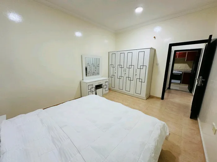 A room and a hall for monthly rent : Image 1