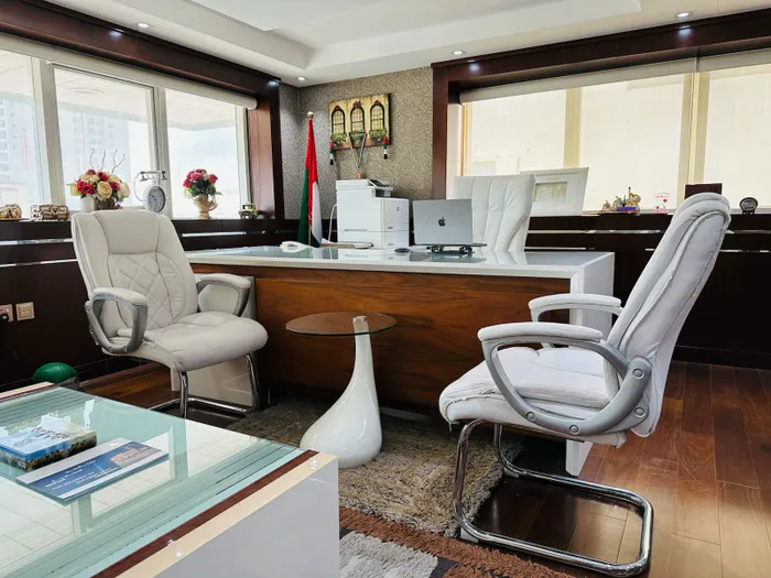 مكتب فاخر للبيع فرصة ذهبية للاستثمار : Image 1