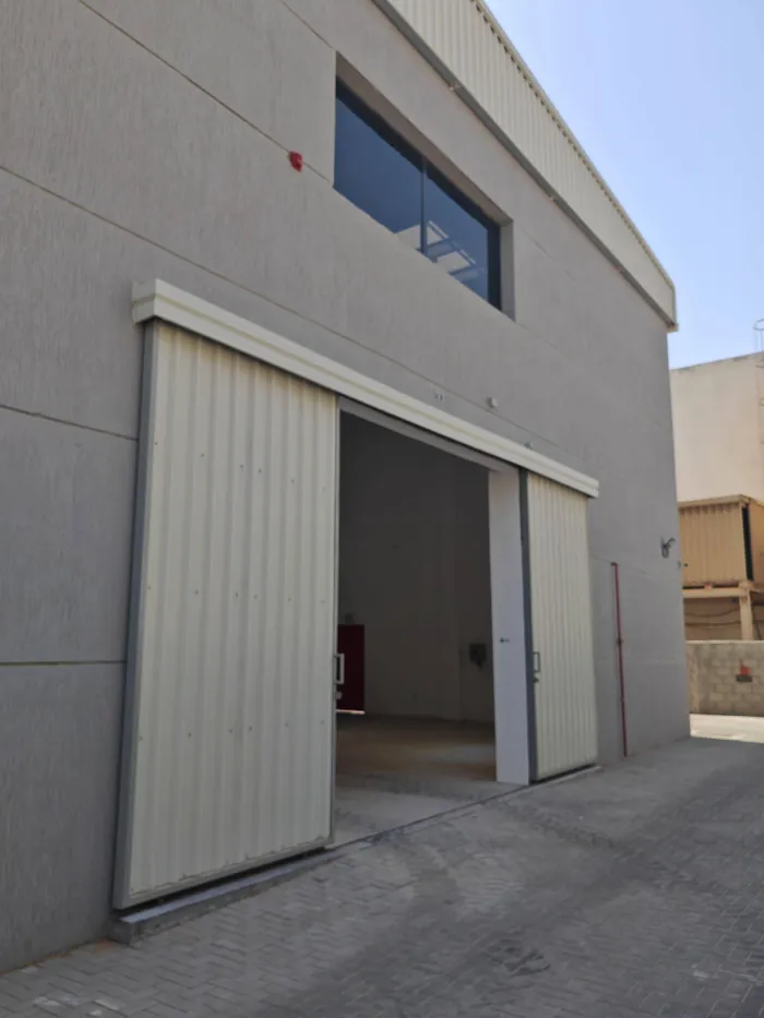 For annual rent, a 3,000 foot warehouse. The price is 160000 thousand in 4 installments and electricity is 100 k : Image 1