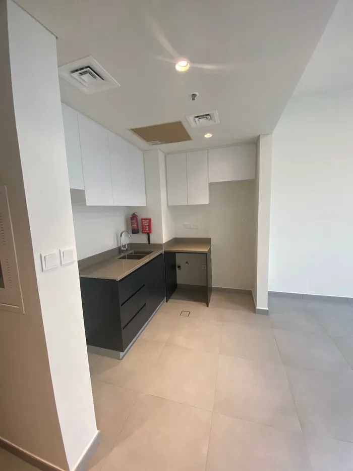 شقة للايجار السنوي في الجادة مبنى لنك 4 : Image 1