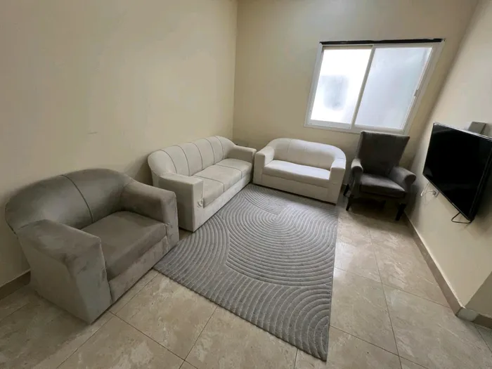 شقه فاخره مفروشه للايجار ف عجمان : Image 1