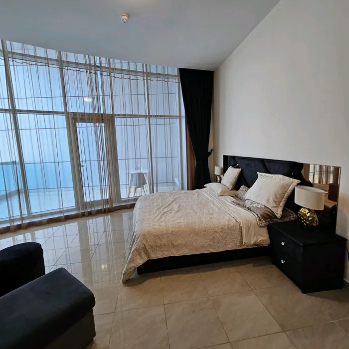 🌊 شقة غرفتين وصالة للإيجار – عجمان كورنيش ريزيدنس 🌊
✨ تشطيب سوبر ديلوكس + إطلالة بحرية خلابة : Image 1