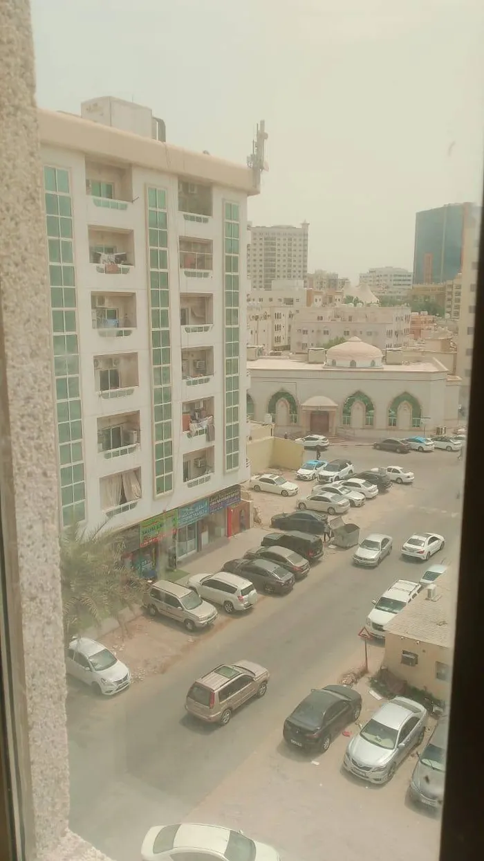 للايجار السنوي غرفه وصاله 2  حمام تاني ساكن في النخيل عجمان : Image 1