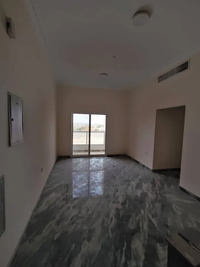 For annual rent, a room and a hall, 2 bathrooms, the second resident of Al Jurf Ajman///For annual rent, a room, a hall, 2 bathrooms, a second residence, Al Jurf, Ajman : Image 1