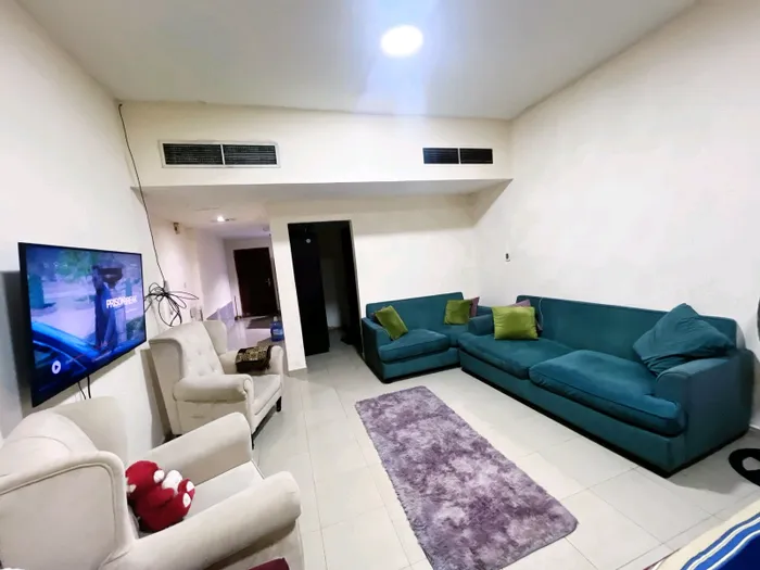 Furnished studio for monthly rent : Image 1