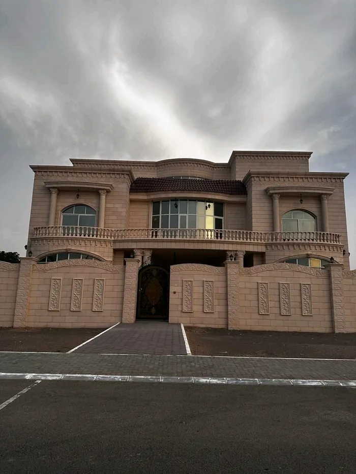 للايجار فيلا 3 طوابق : Image 1