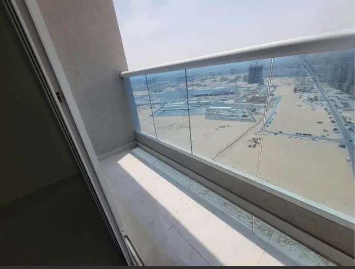 غرفتين وصاله مع باركن مجانى وغرفة غسيل وستور تكييف مركزى : Image 1