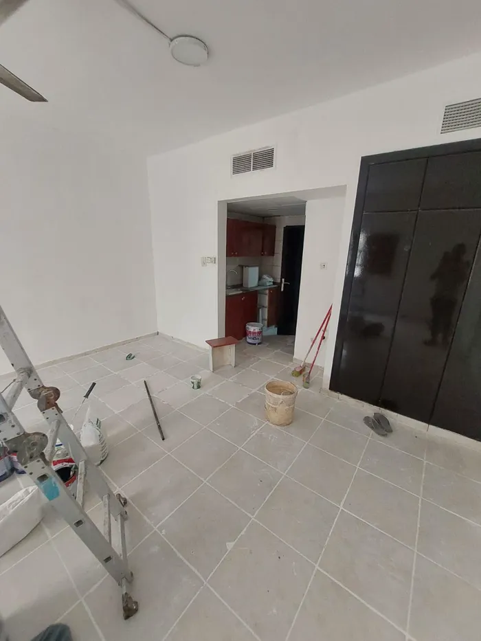 للايجار السنوي ستوديو واسع بمساحة كبيرة : Image 1