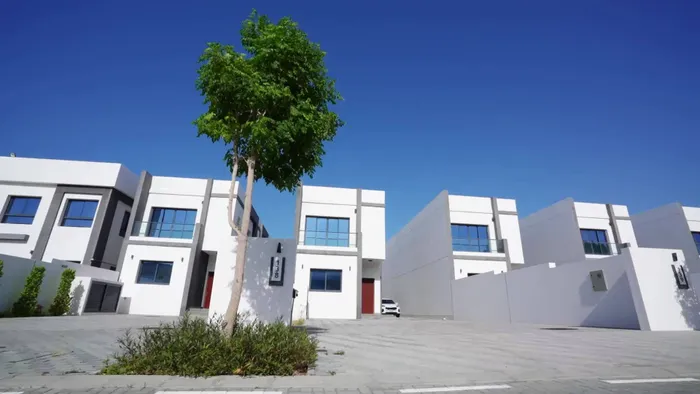 للبيع فيلا فاخرة مفروشة بالكامل في مشروع فلل الدانة - الفجيرة : Image 1