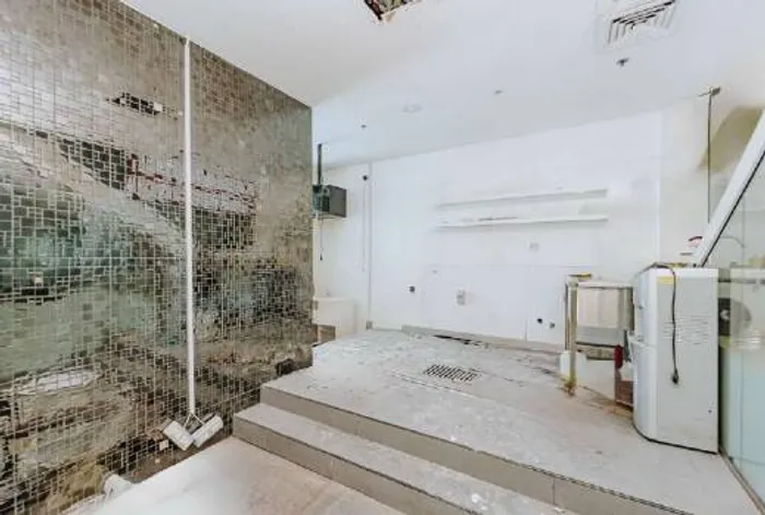 🏢 مجمع محلات تجاري للبيع – دبي مارينا والمناطق الفاخرة : Image 1