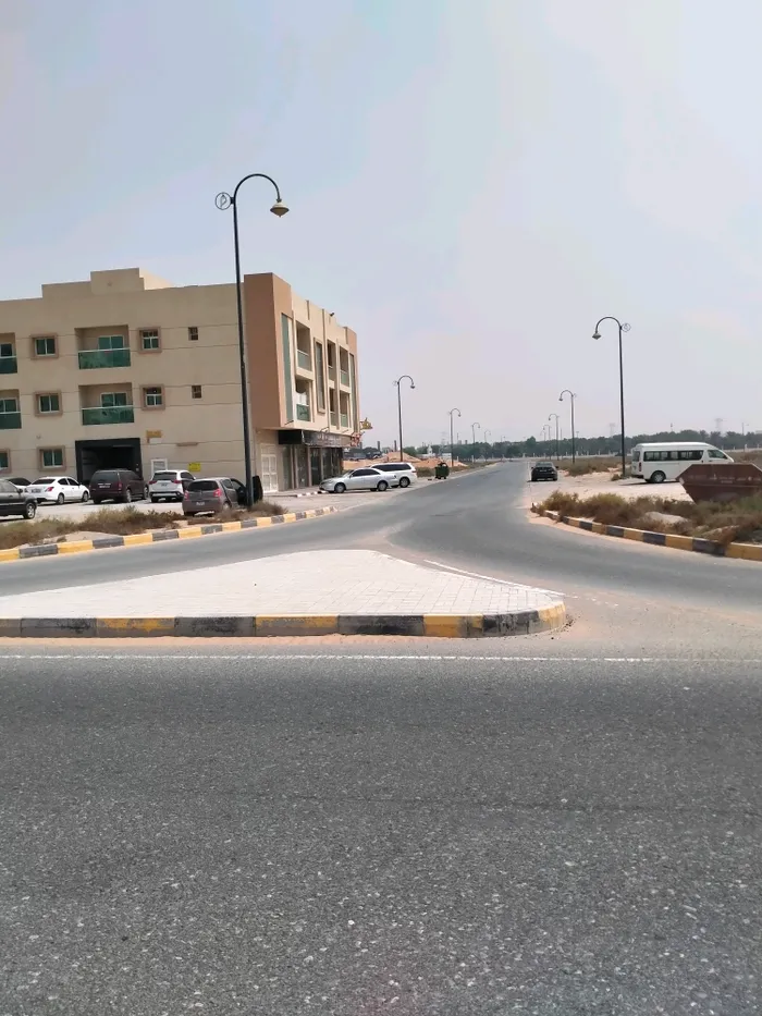 للبيع قطعه ارض في الياسمين عجمان موقع مميز جدا : Image 1